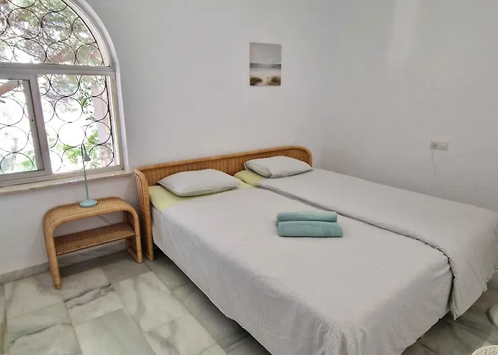 Pool, Sea Views And Privacy V208